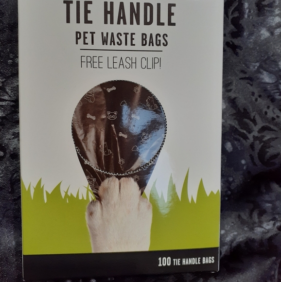 100 The Handle Pet Waste Bags w/Free Leash Clip - Picture 5 of 7